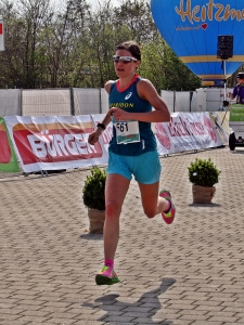 Tinka läuft Bestzeit beim Freiburger Halbmarathon 2014: 1h16'56